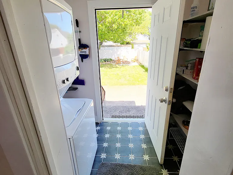 Laundry/mud/storage room