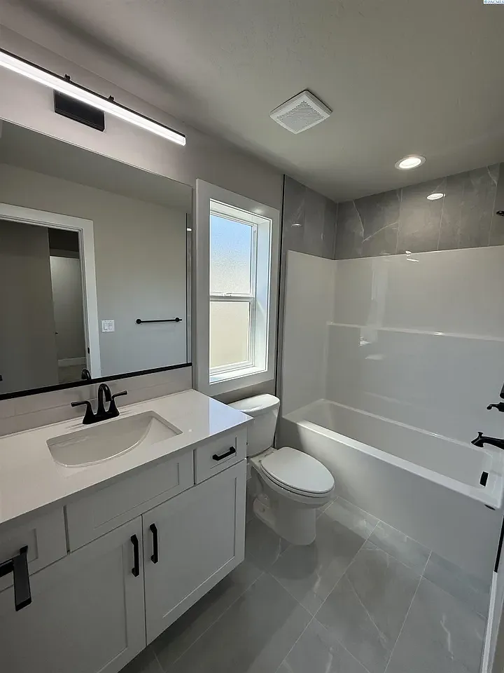 3 bed, 2.5 bath, 1500 sqft, $2,495 — Photo 4