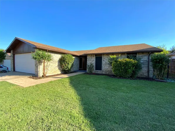 1909 Country Manor Rd, Fort Worth, TX 76134