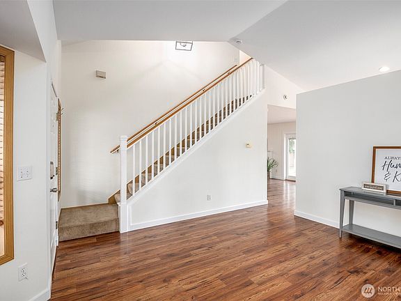 5th image of 20208 81st Avenue Ct E