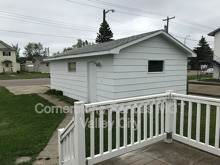 842 4th St SW — Photo 9