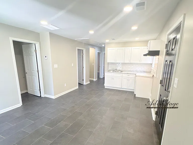 2967 Forest Ave — Photo 20