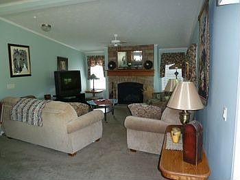 Spacious living area w/ fireplace