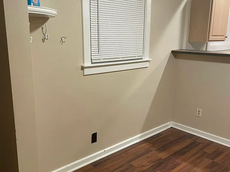 Dining room/Living room View 3