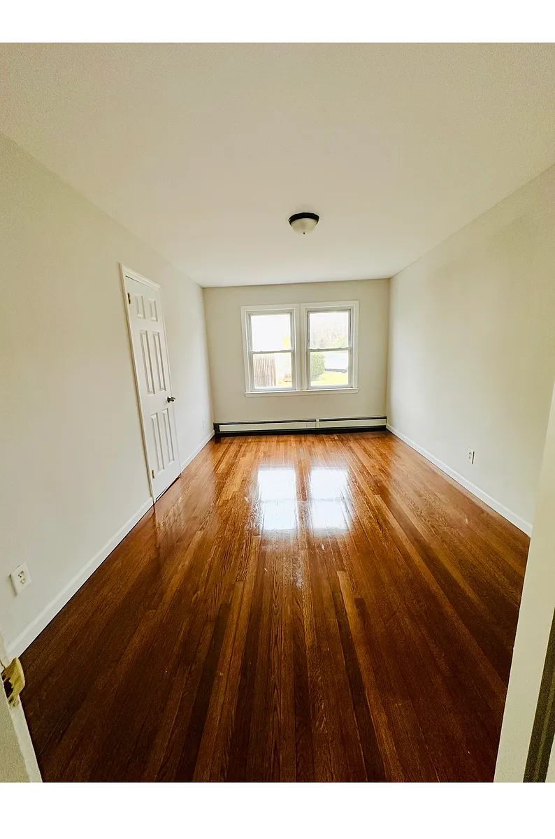 Building Photo - 10 Spruce St #2