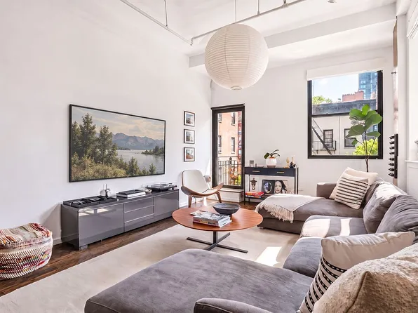 195 Bowery APT 5E, New York, NY 10002