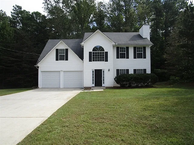 204 Carrie Dr — Photo 1