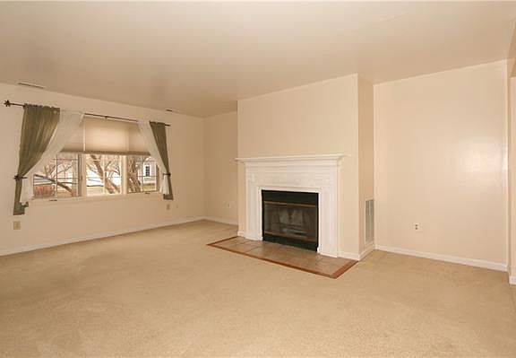 2nd image of 706 Chestnut Dr #706
