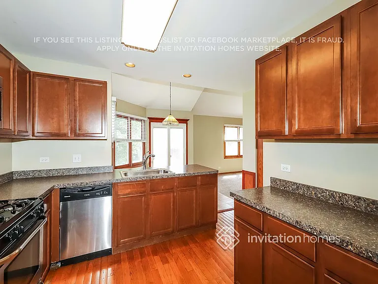 4820 Goodhue Ln — Photo 9