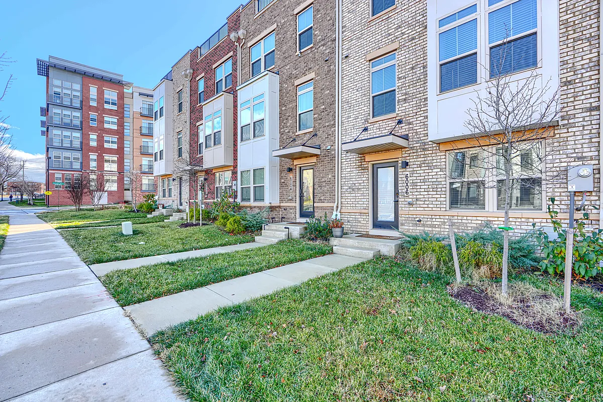 Building Photo - 6006 Northwest Dr