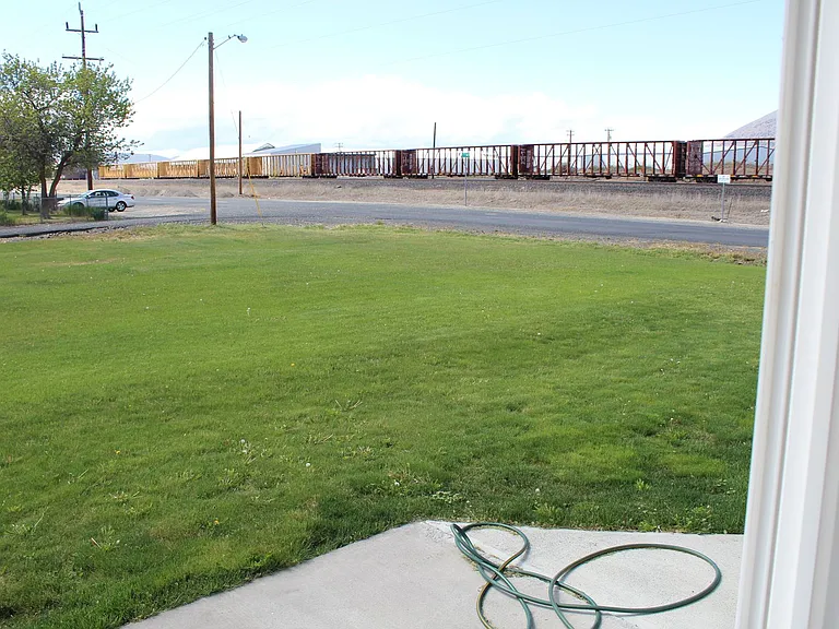 304 Willow St — Photo 28