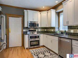 5911 Culwells Rd, Lincoln, NE 68516