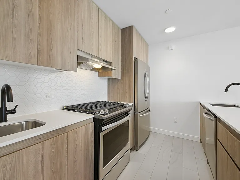 1277 E 14th St #806A — Photo 5