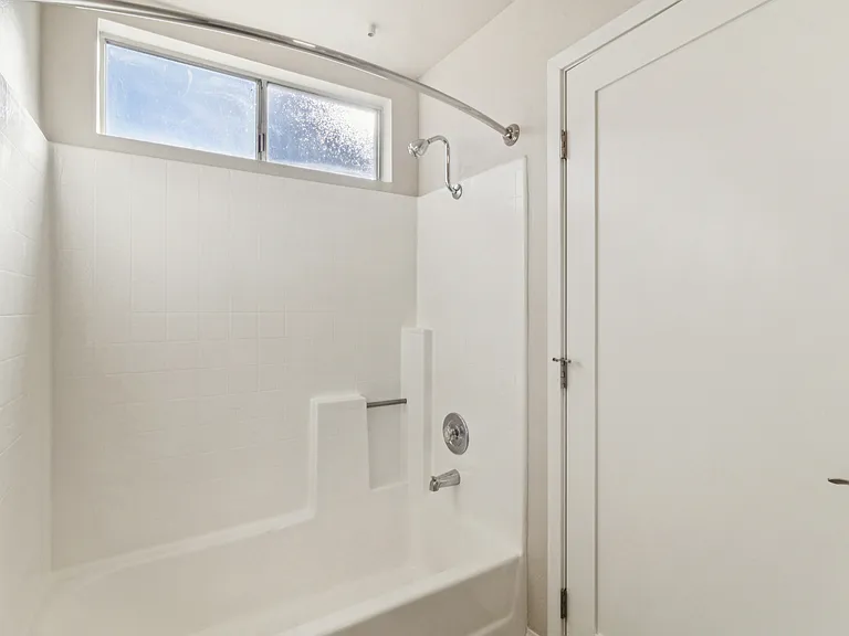 Renovated 1x1
-Bathroom