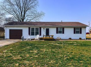 501 S Walnut St, Sandoval, IL 62882