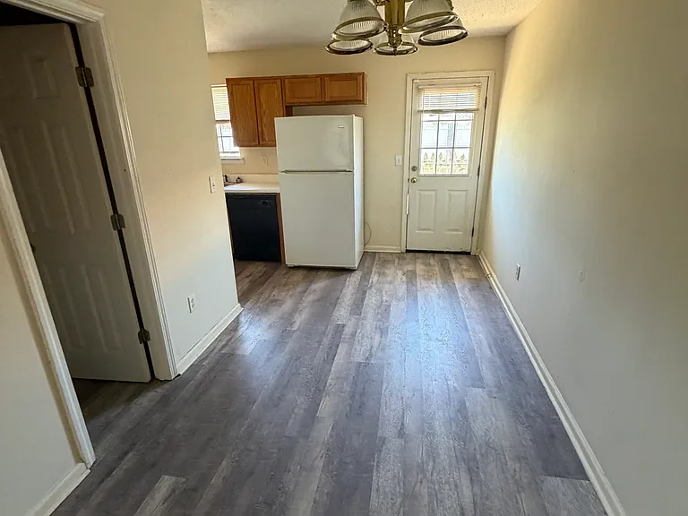 37 Point Place Dr — Photo 3