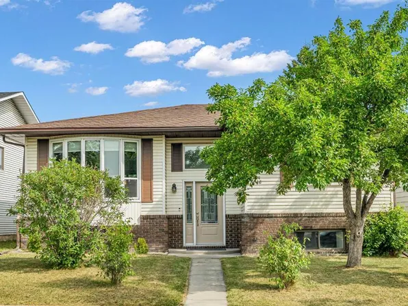 6716 S 37th Ave NE, Calgary, AB T1Y 5E5