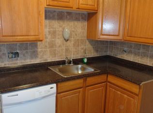 1124 Barrington Ln, Saint Charles, MO 63301