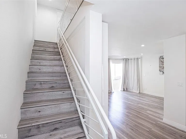110 W Maple St #30 — Photo 21