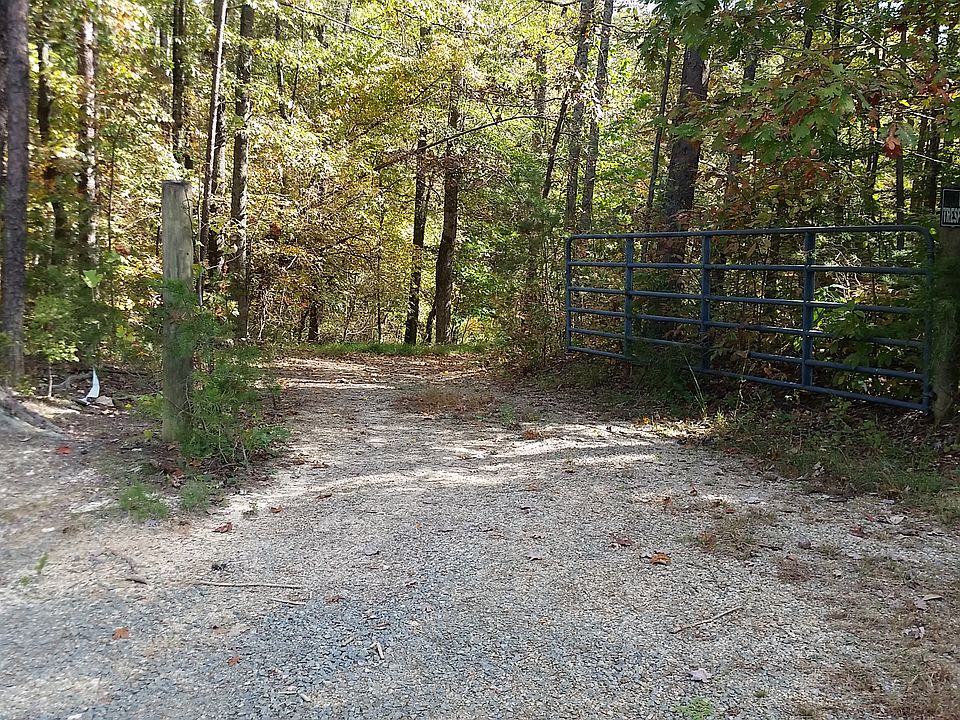2nd image of 130 Strawberry Creek Lane