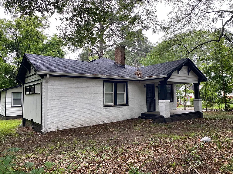 601 S Elizabeth Pl NW — Photo 2