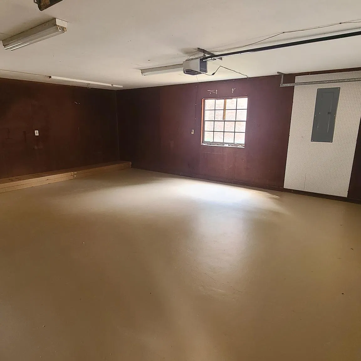 4 bed, 2401 sqft, $2,365 — Photo 4