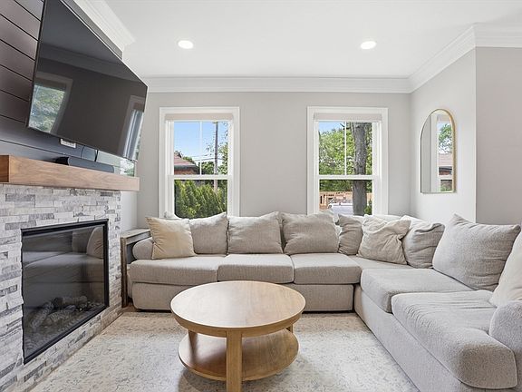 5th image of 36 Neillian St #36