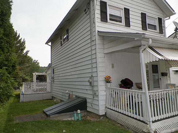 3rd image of 932 Pancoast St