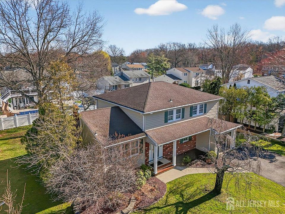 1st image of 7 James Ave
