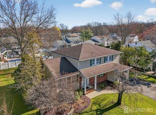 7 James Ave, Kendall Park, NJ 08824