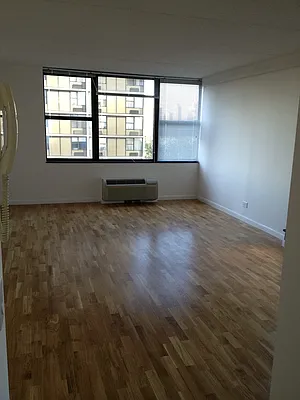 Rented by Realty Operations Group | media 5