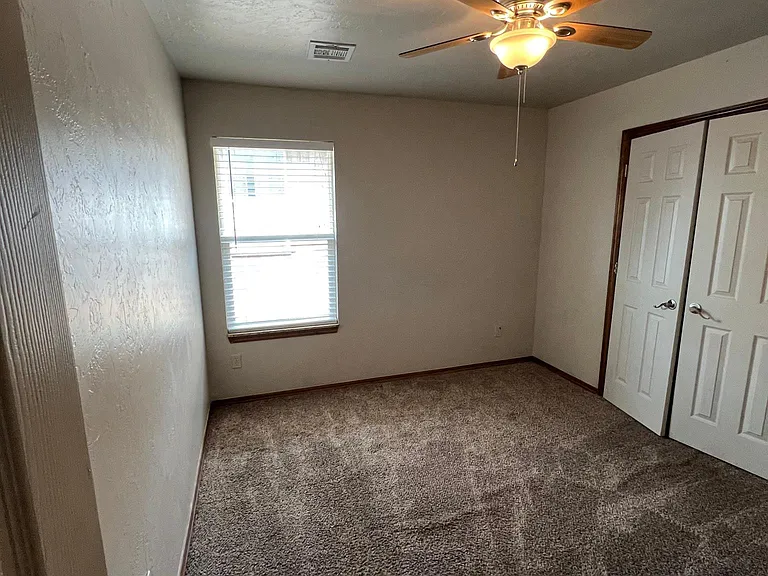 11810 SW 15th Way — Photo 8