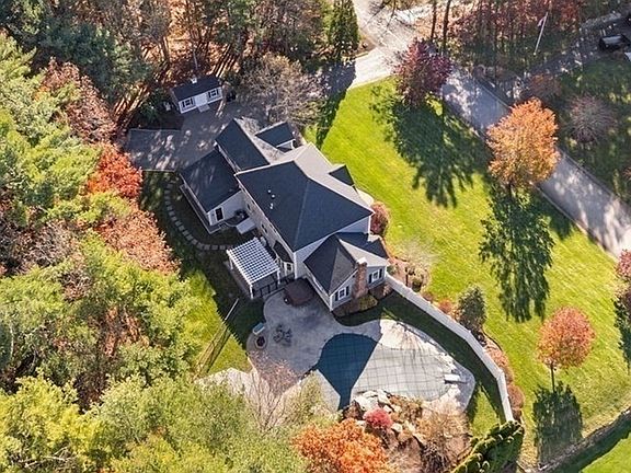 2nd image of 12 Meeting House Rd