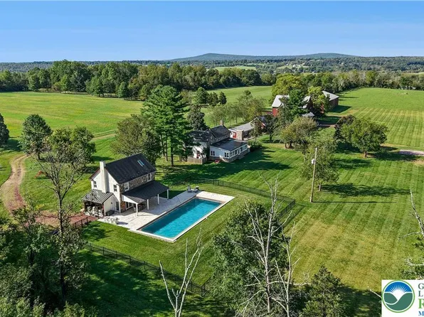 119 Center Hill Rd, Upper Black Eddy, PA 18972