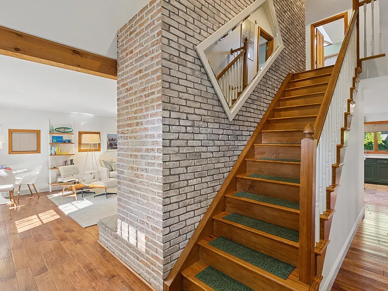 70 Dayton Ln — Photo 7