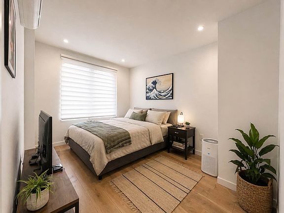 4th image of 221 E 117th St #Pha