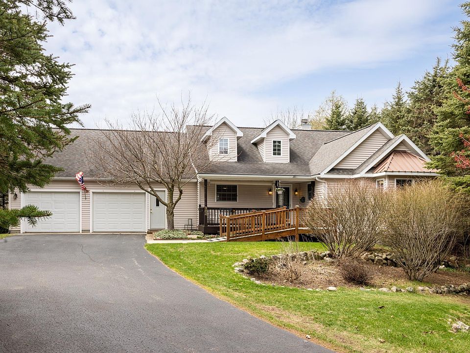 1st image of 904 Bertina Ln