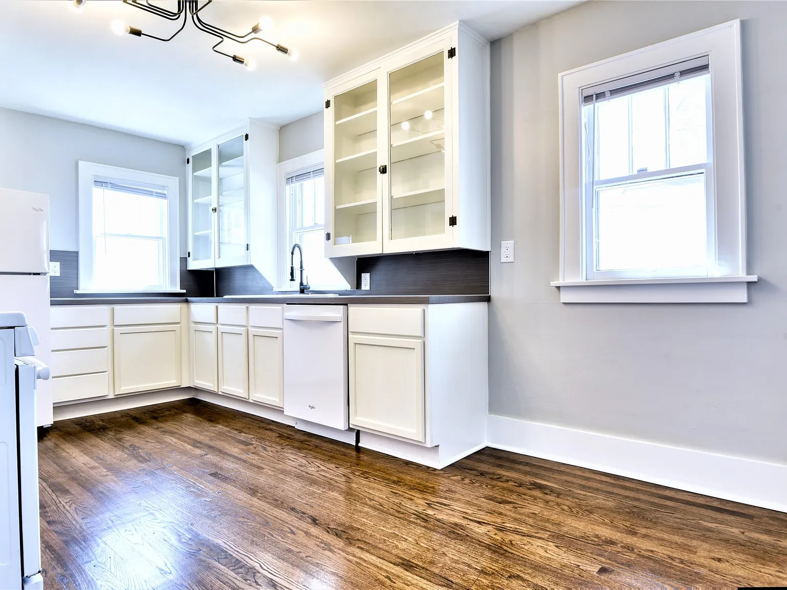 3 bed, 1170 sqft, $1,895 — Photo 4