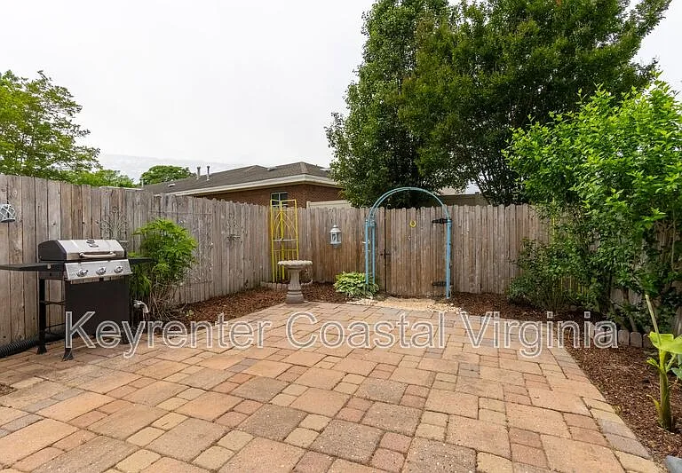 922 Pocahontas Ct — Photo 11