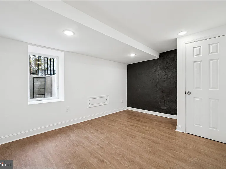 2534 S 61st St #2 — Photo 12