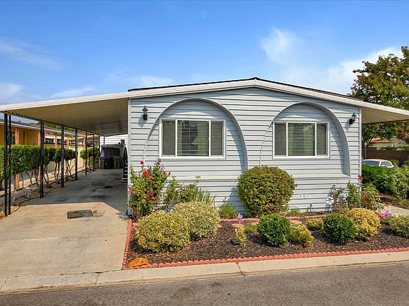3rd image of 120 Mountain Springs Dr