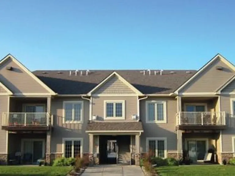 Brookside Condos — Photo 1