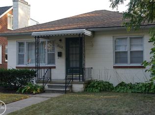 8600 Harding Ave, Center Line, MI 48015