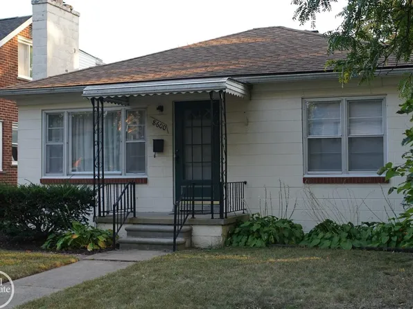 8600 Harding Ave, Center Line, MI 48015