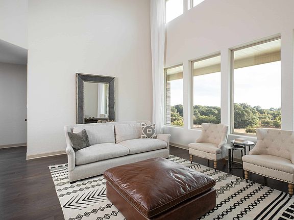 The Preserve at Singing Hills - Bandera Interior Image 4