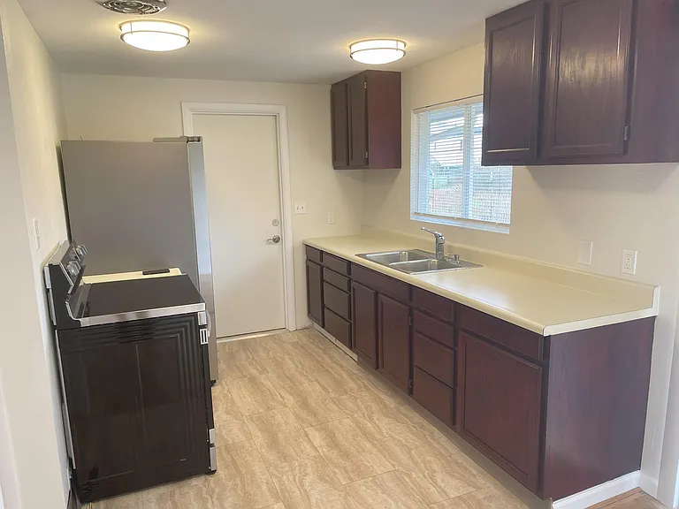 509 S Montesano St #2 — Photo 15
