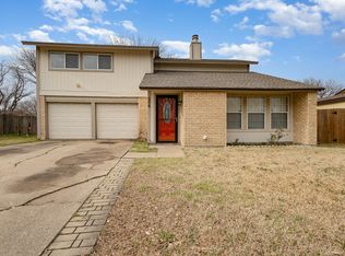 506 Royal Valley Rd, Grand Prairie, TX 75052