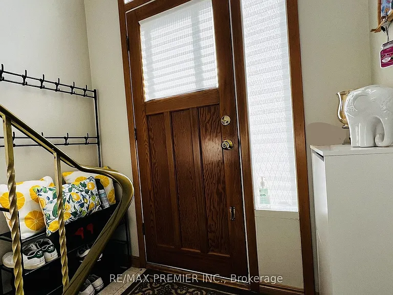 86 Harris Cres #BASEMENT — Photo 3