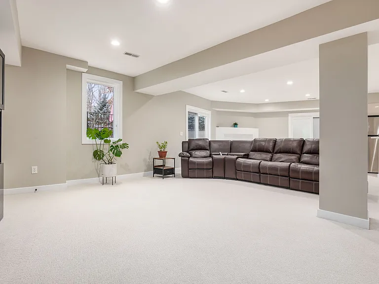 4602 Sandwich Ct — Photo 47