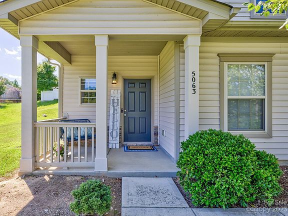 4th image of 5063 Broad Leaf Ct